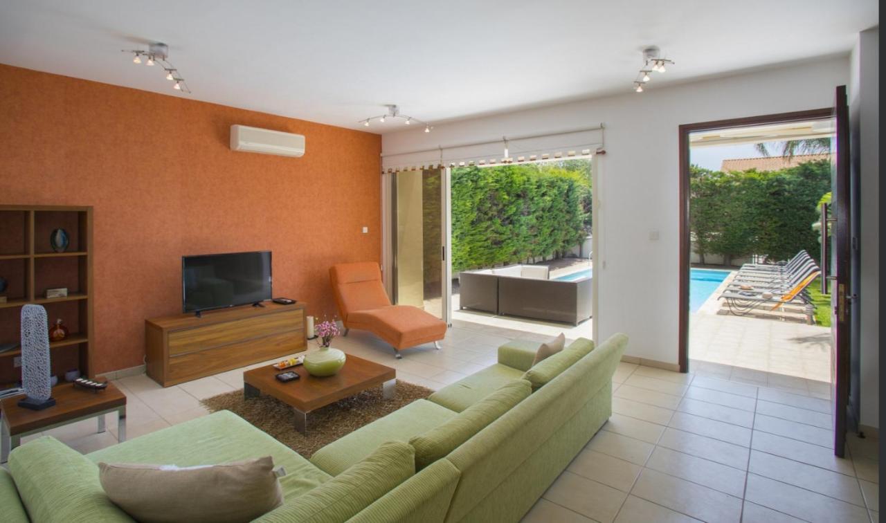 Soothing Sunset Villa With Private Pool, 200M From The Beach Perivolia Bagian luar foto